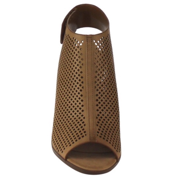 Perforated open toe , open HEEL tan velcro strap - Picture 5 of 7